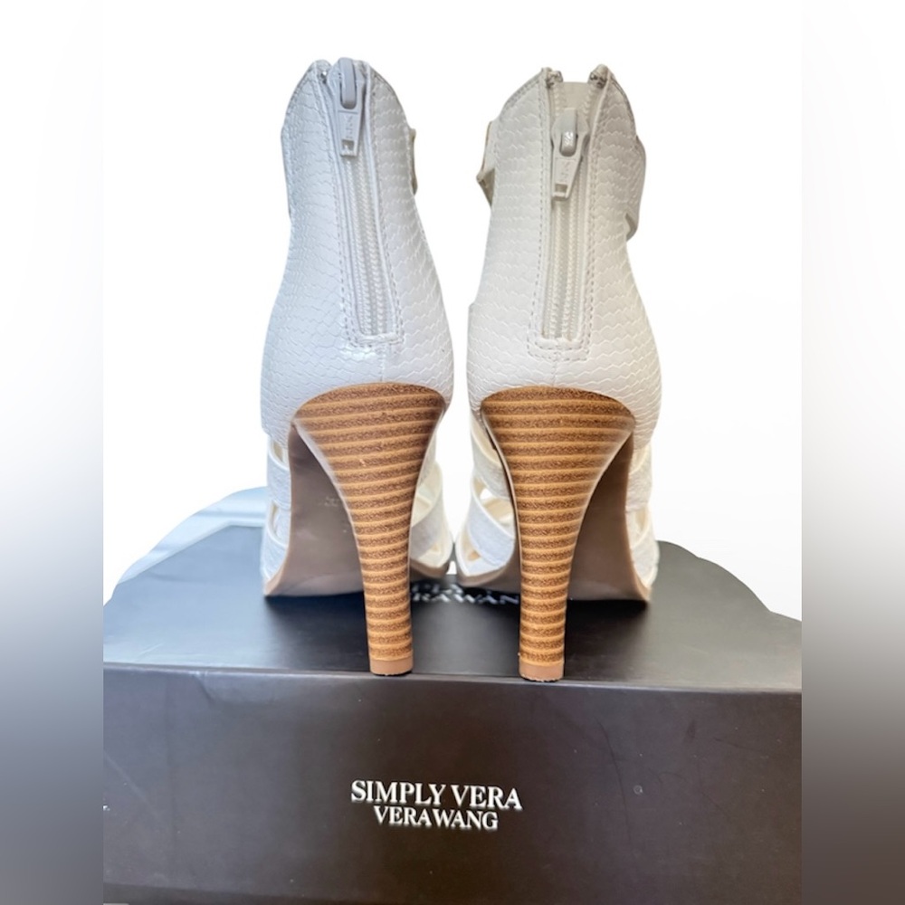 Simply Vera Vera Wang Dragon high heel sandals white snakeskin print 8.5 - Picture 3 of 5